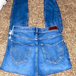 Curvy high rise hollister skinny jeans
